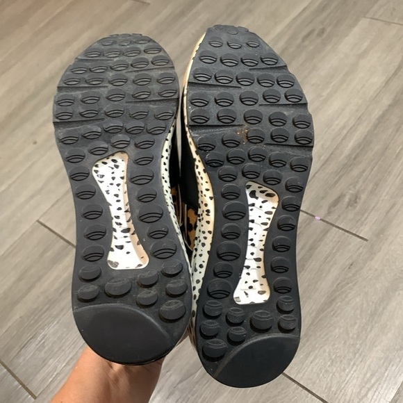 STEVE MADDEN Cliff Animal Print Cow Hair Metallic Platform Fashion Sneakers - Picture 9 of 10